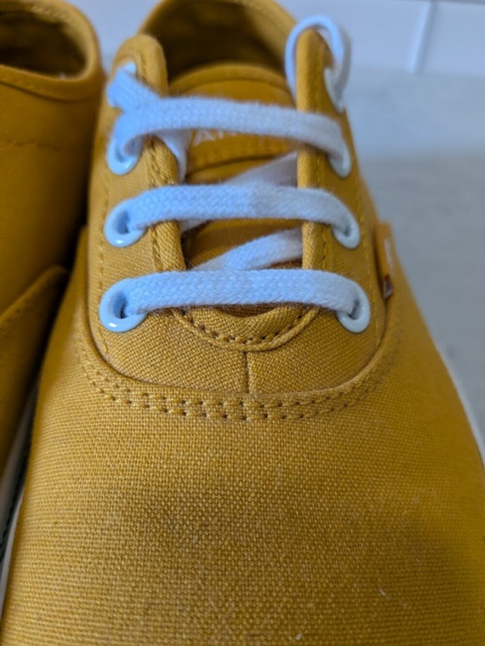 VANS Like-New "Doheny Decon" Sneakers RARE! - Golden Yellow - Women's 7.5 - Picture 5 of 12